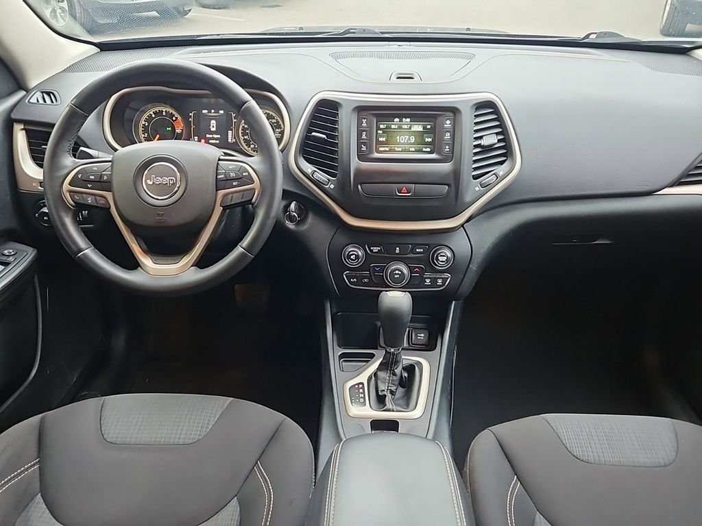 2016 Jeep Cherokee Latitude photo