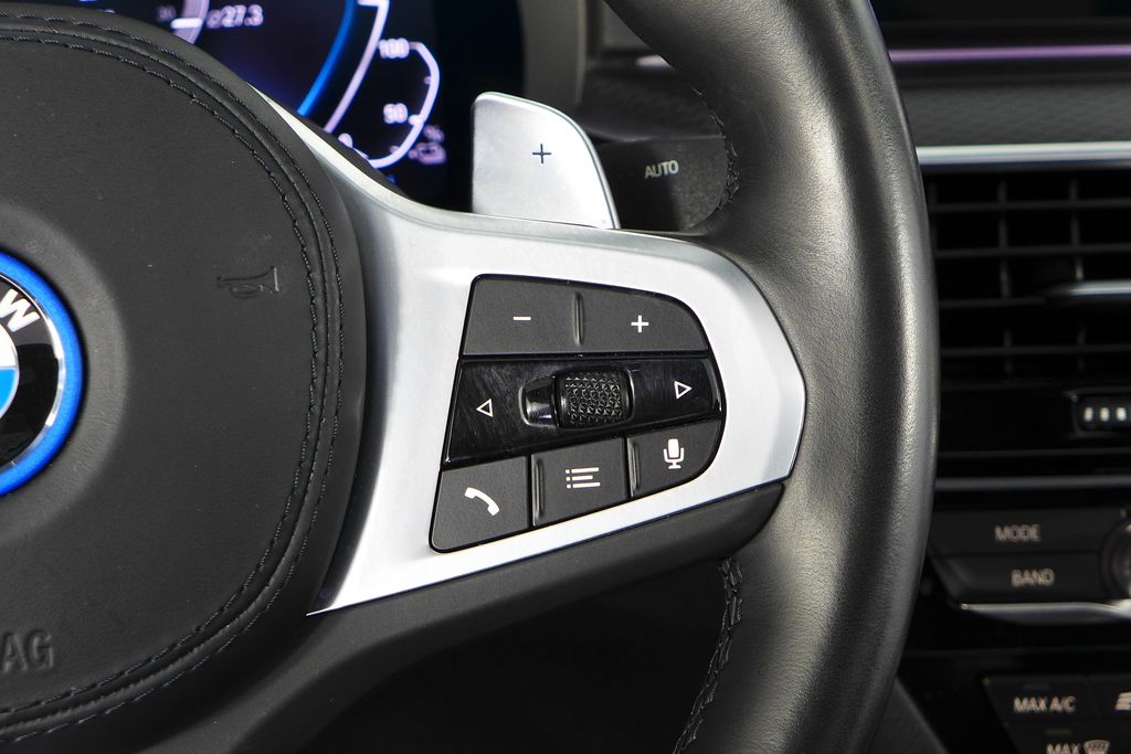 Thumbnail: 2023 BMW 5 Series - 28