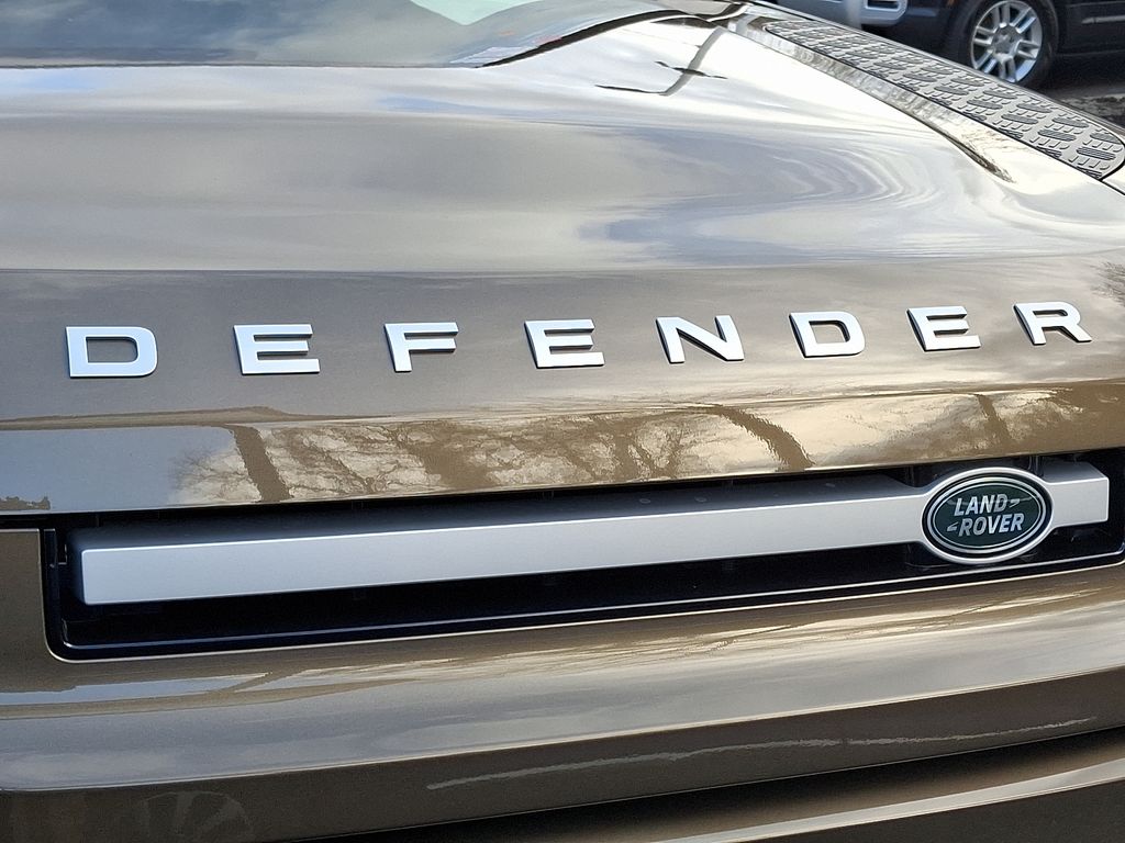 Thumbnail: 2025 Land Rover Defender - 22