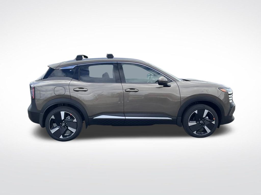 2025 Nissan Kicks SR photo