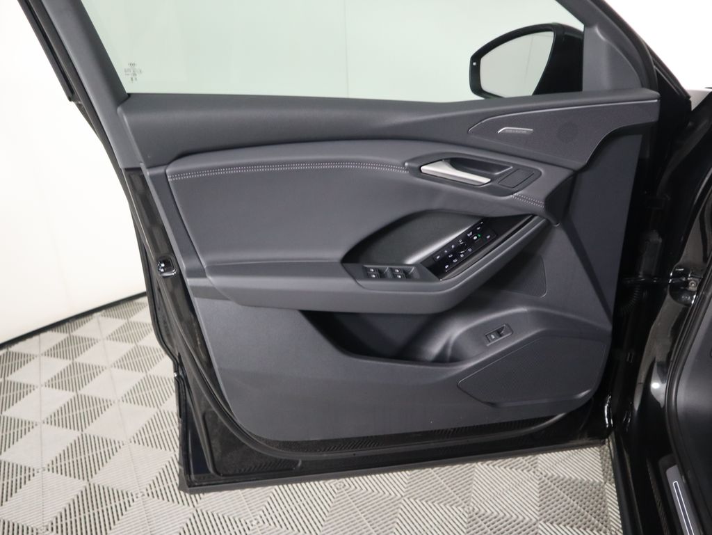 2025 Audi Q6 e-tron Premium 26