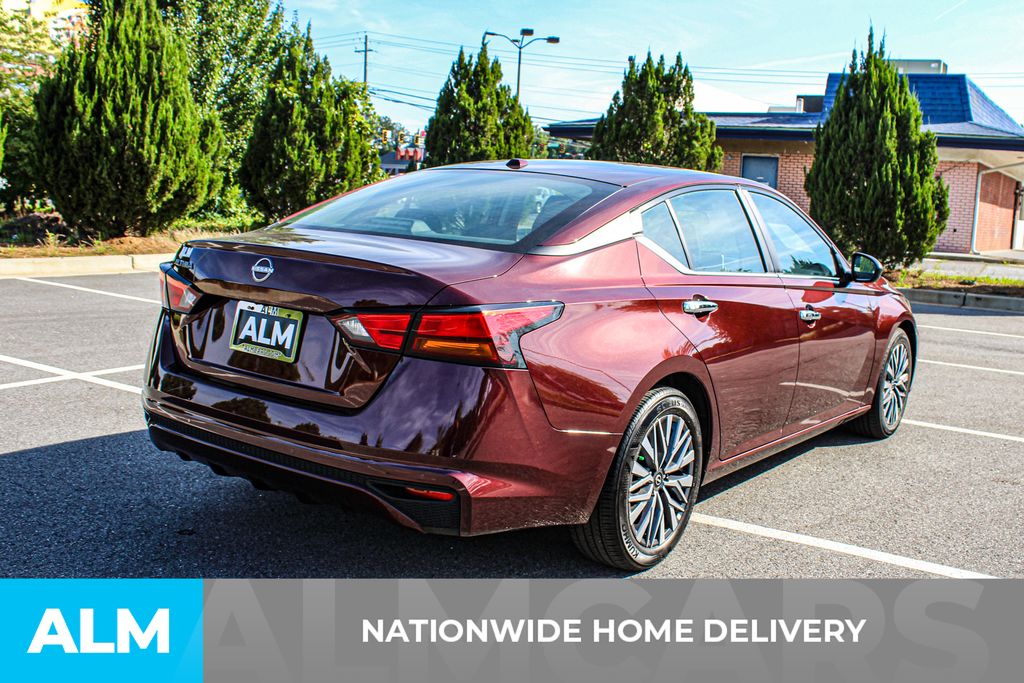 Used 2025 Red Nissan 2.5 SV image 5