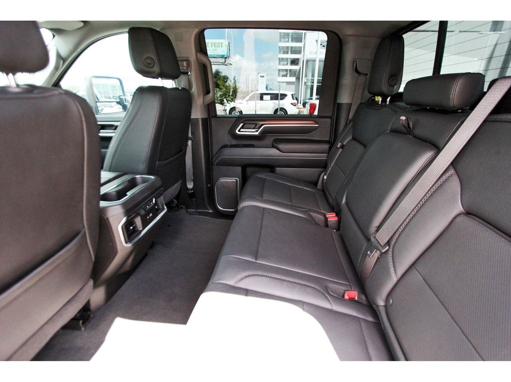 2025 GMC Sierra 2500HD Denali - 8