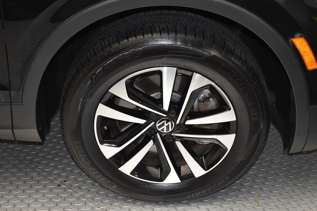 Thumbnail: 2024 Volkswagen Tiguan - 32