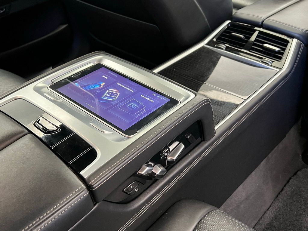 Thumbnail: 2019 BMW 7 Series - 11