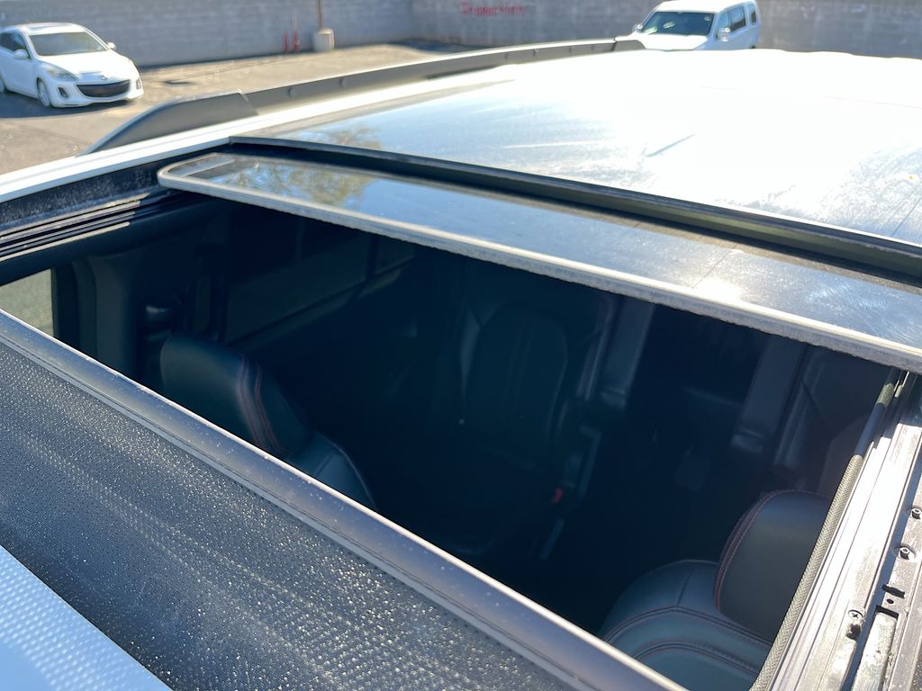 Used 2023 White Ford Limited image 23