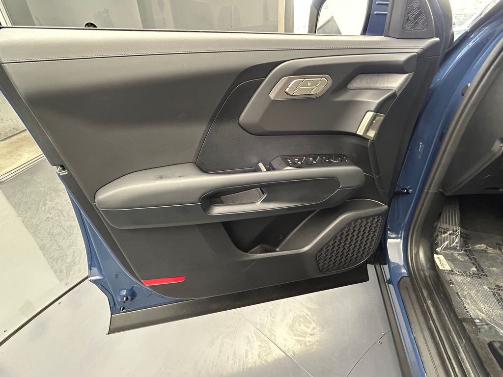 Used 2027 Midnight Lake Blue Kia S image 13