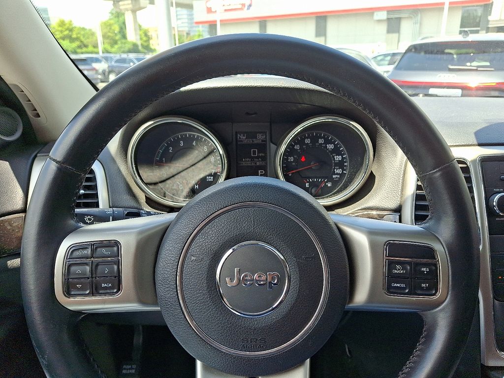 Thumbnail: 2013 Jeep Grand Cherokee - 18