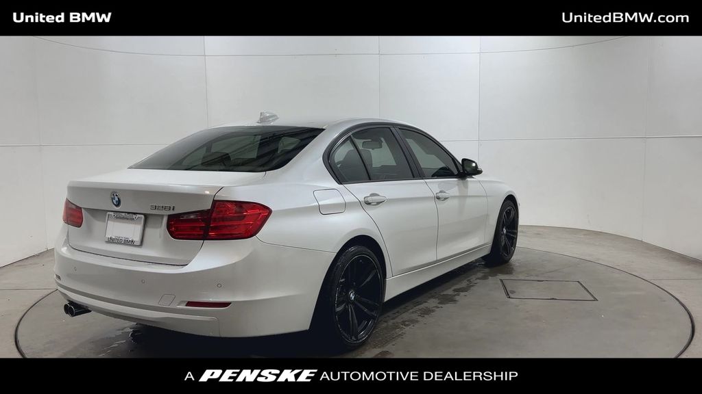 Thumbnail: 2015 BMW 3 Series - 8