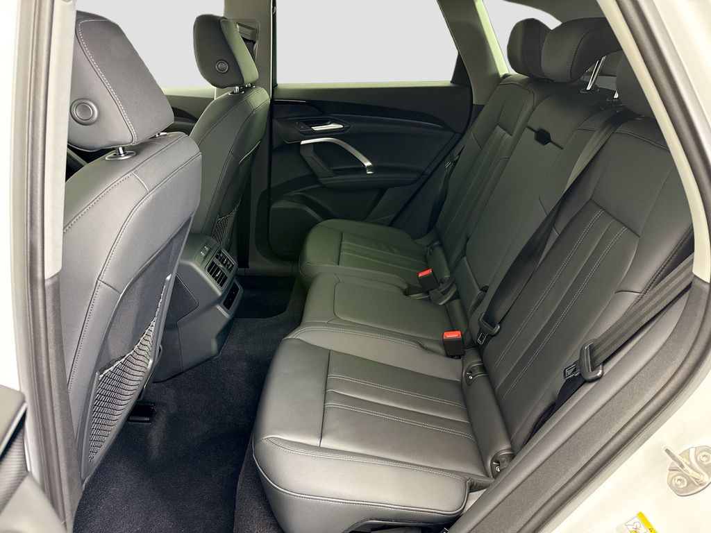 Thumbnail: 2025 Audi Q5 - 20