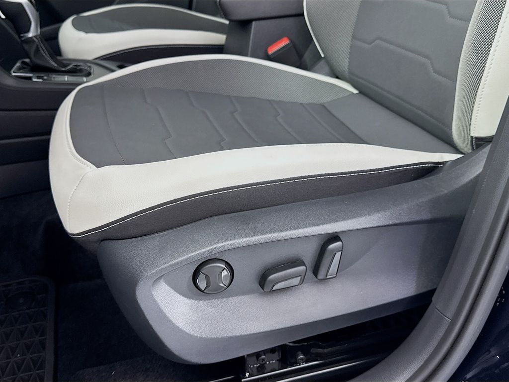 Used Car 2025 Volkswagen Taos  1.5t Se For Sale Under $25,000 In Austin, Texas