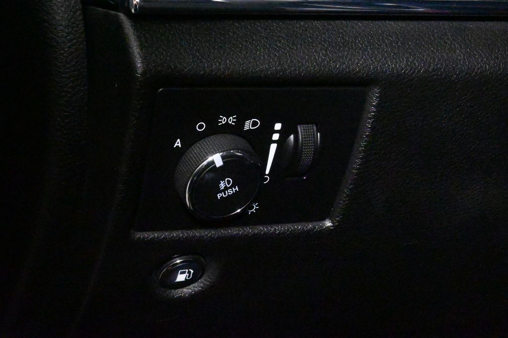 2021 Jeep Grand Cherokee Limited Edition 30
