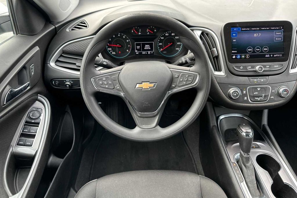 2020 Chevrolet Malibu LS 16