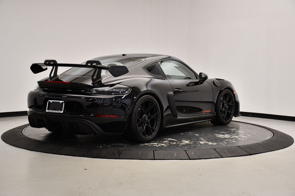 2023 Porsche 718 Cayman GT4 RS 8