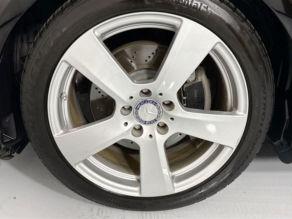 Thumbnail: 2010 Mercedes-Benz E-Class - 31