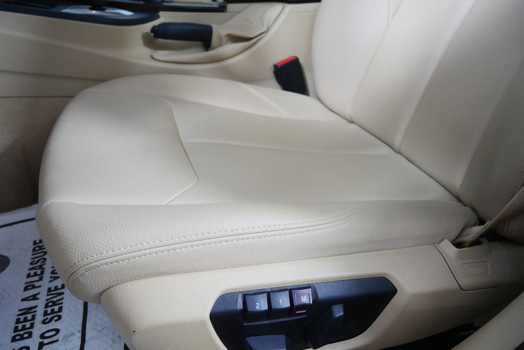Thumbnail: 2013 BMW 3 Series - 10
