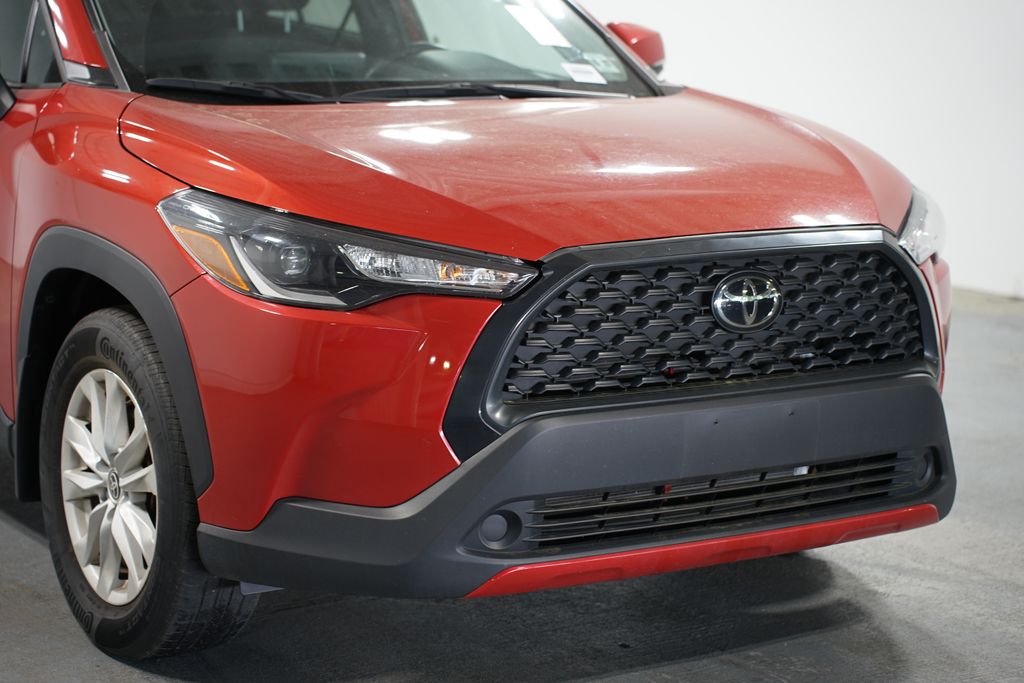 2022 Toyota Corolla Cross LE 4