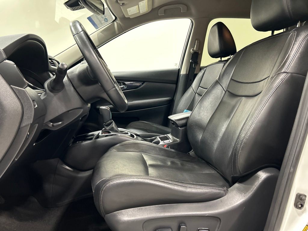 used 2019 Nissan Rogue car, priced at $17,917