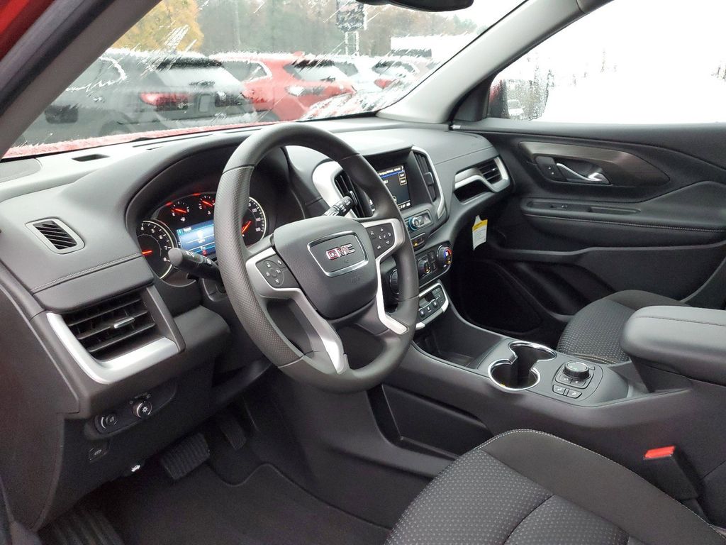 2024 GMC Terrain SLE 12