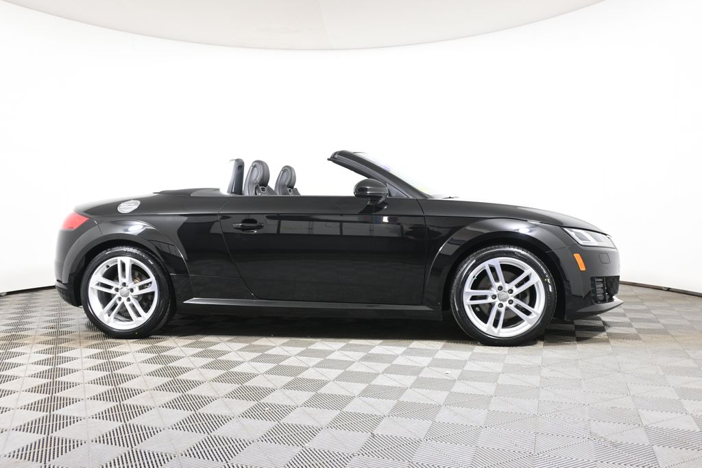 Thumbnail: 2017 Audi TT - 16