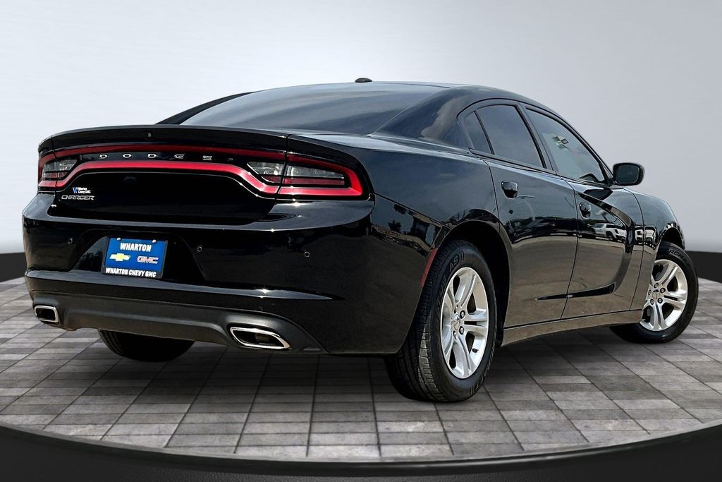 2022 Dodge Charger SXT - 6
