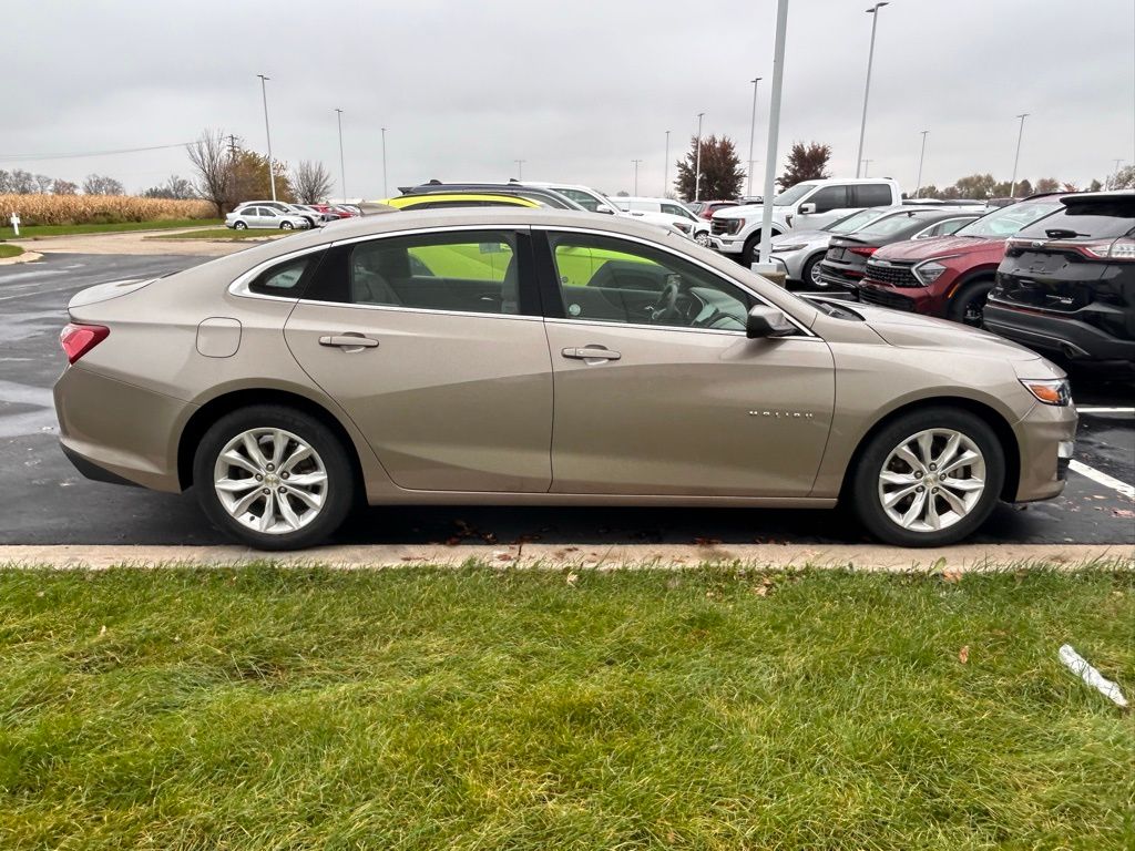 2022 Chevrolet Malibu LT 2