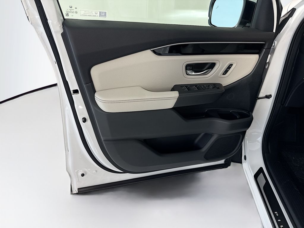 Thumbnail: 2026 Honda Pilot - 25
