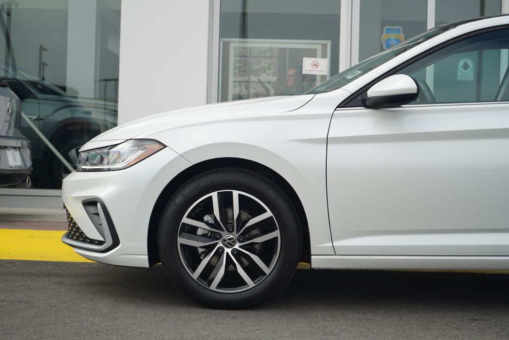 Thumbnail: 2026 Volkswagen Jetta - 2