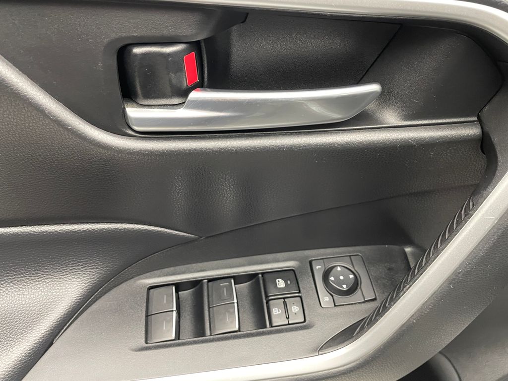 Thumbnail: 2024 Toyota RAV4 - 10