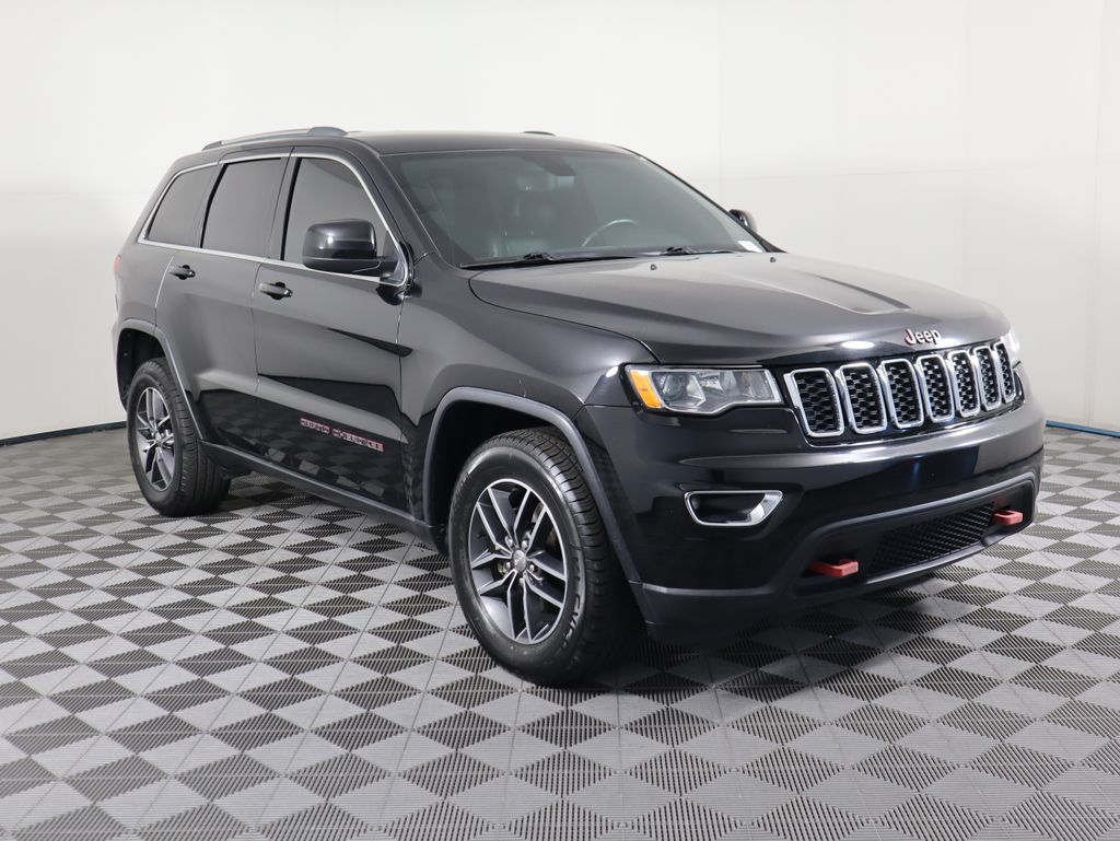 Thumbnail: 2018 Jeep Grand Cherokee - 3