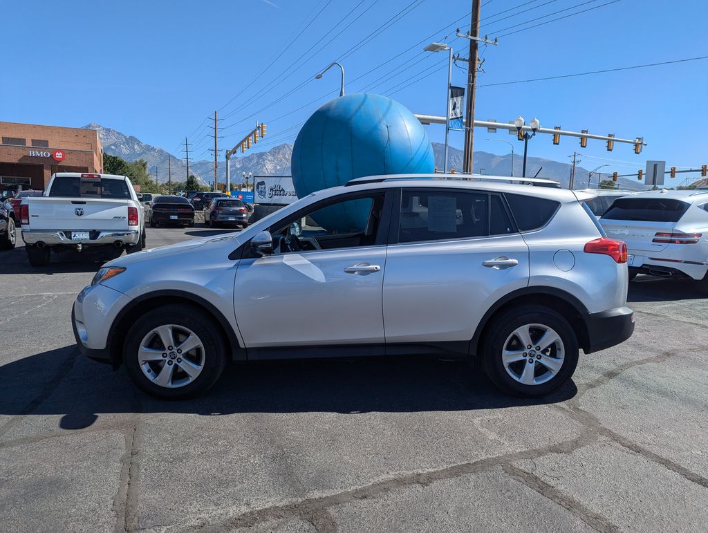 2015 Toyota RAV4 XLE 8