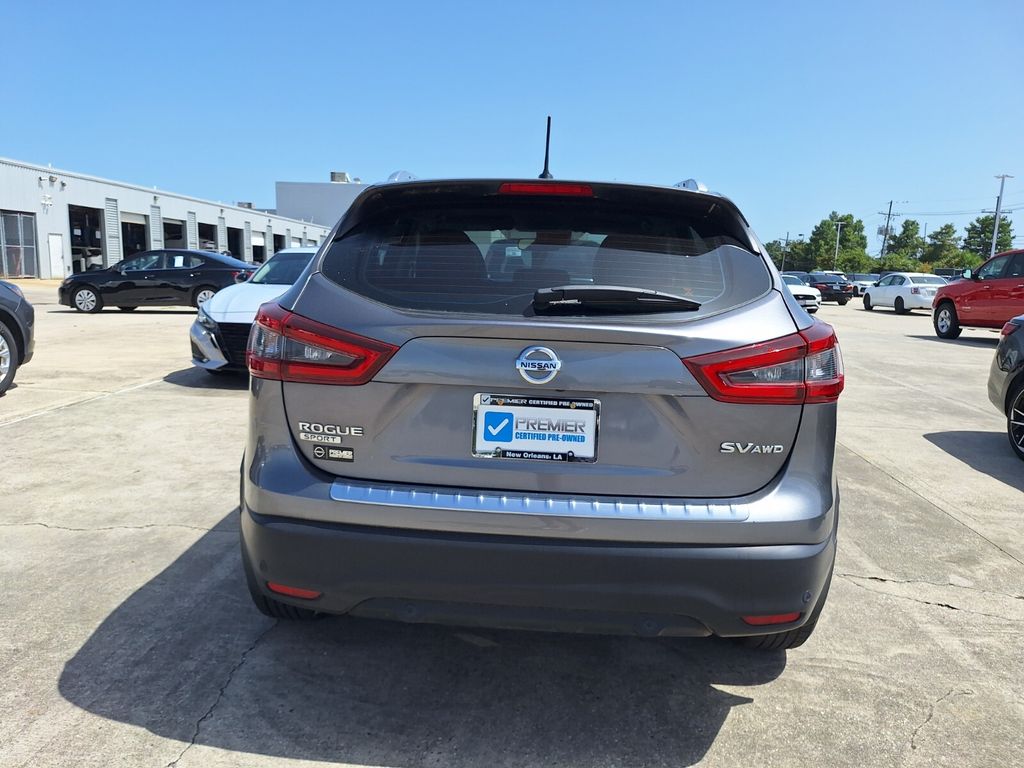Used 2022 Gray Nissan SV image 5