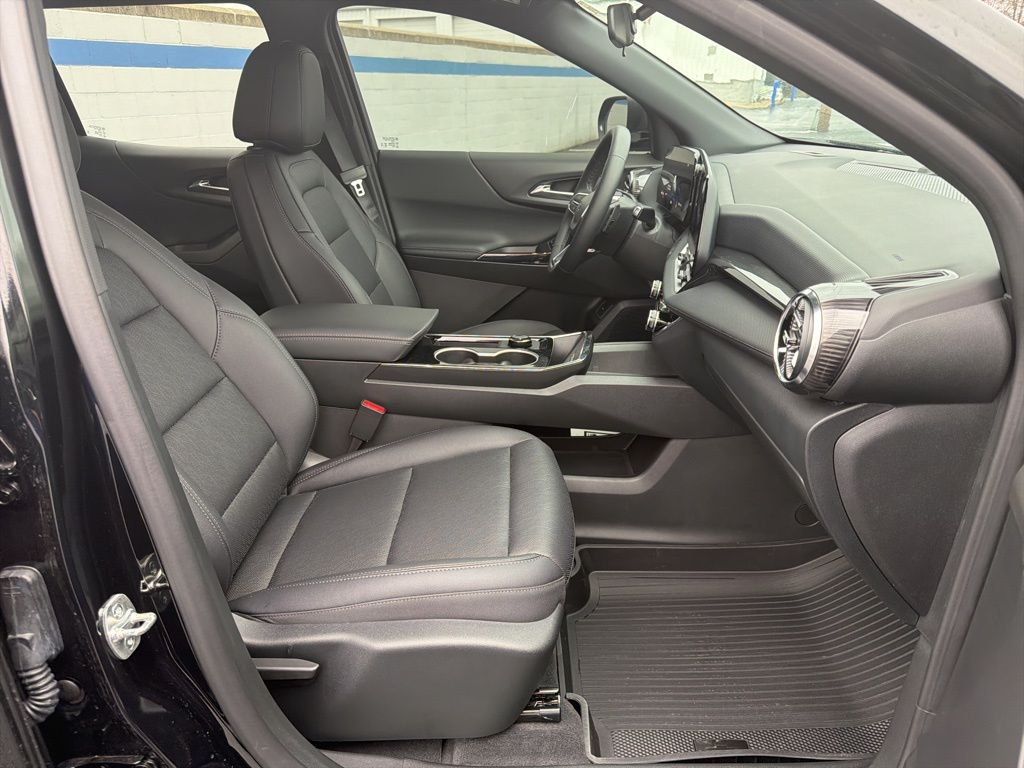 Thumbnail: 2026 Chevrolet Equinox - 25