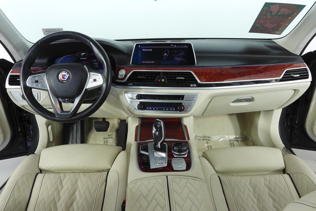 Thumbnail: 2021 BMW 7 Series - 27