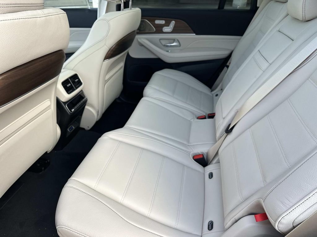 Thumbnail: 2026 Mercedes-Benz GLS - 22