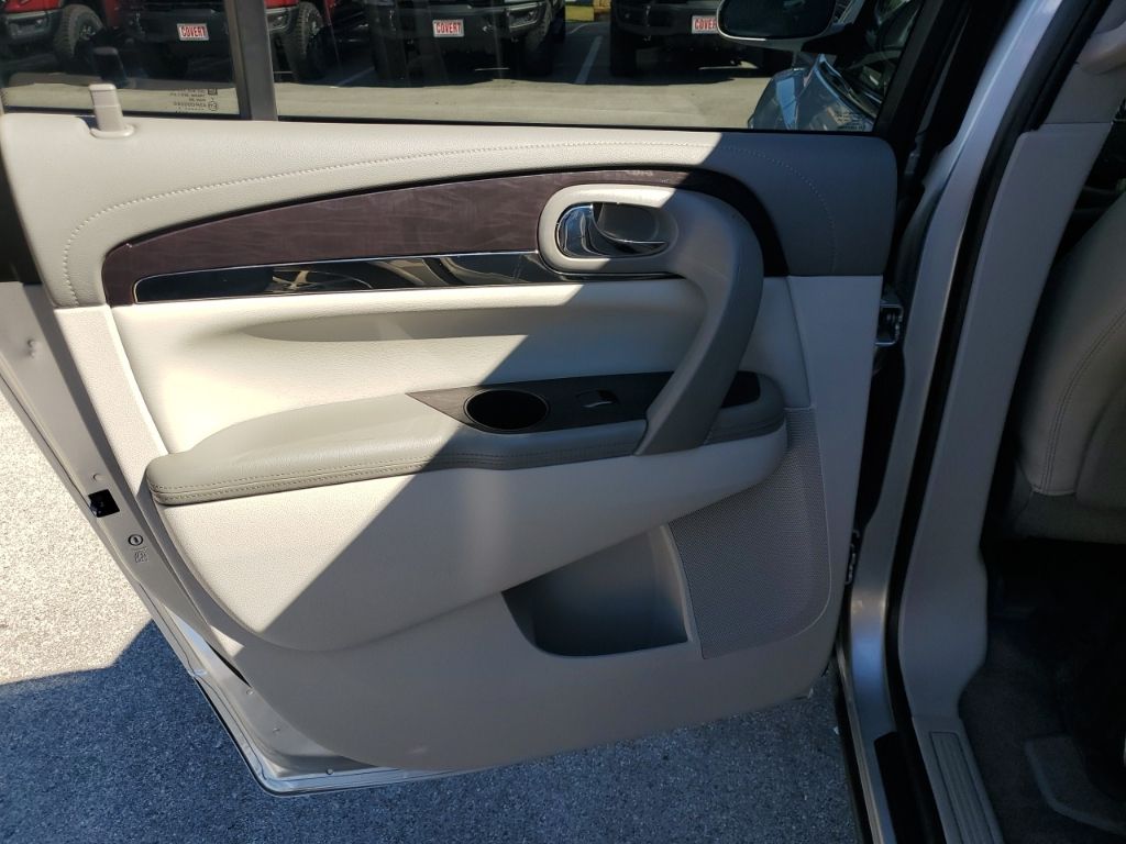 Used Car 2017 Buick Enclave  Leather Group For Sale Under $25,000 In Austin, Texas