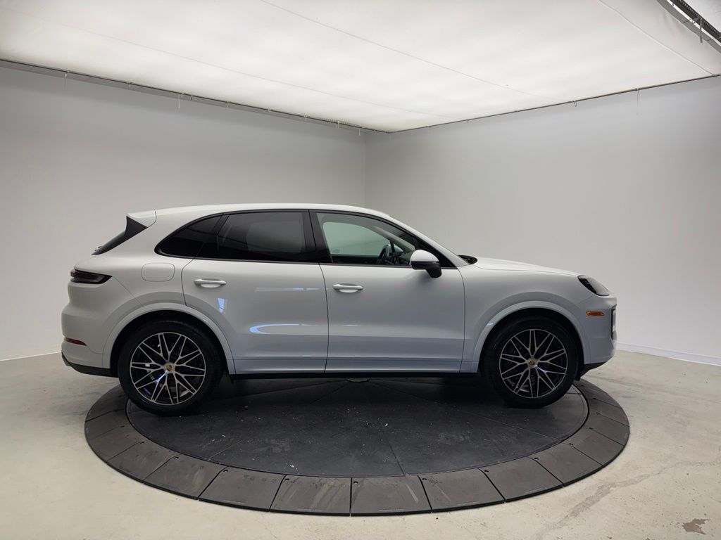 Thumbnail: 2024 Porsche Cayenne - 6
