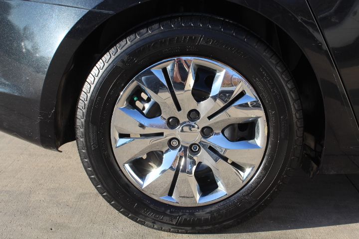 Used Car 2013 Chevrolet Cruze  Ls For Sale Under $10,000 In Georgetown, Texas