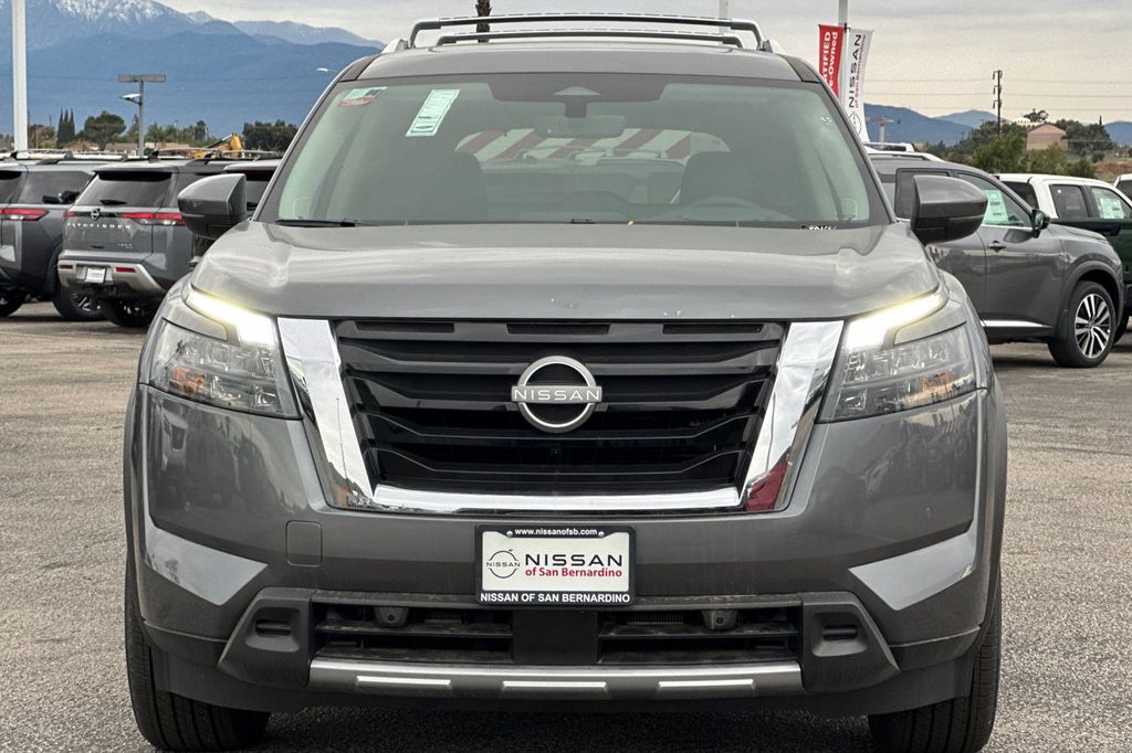 2025 Nissan Pathfinder Platinum - Photo 6