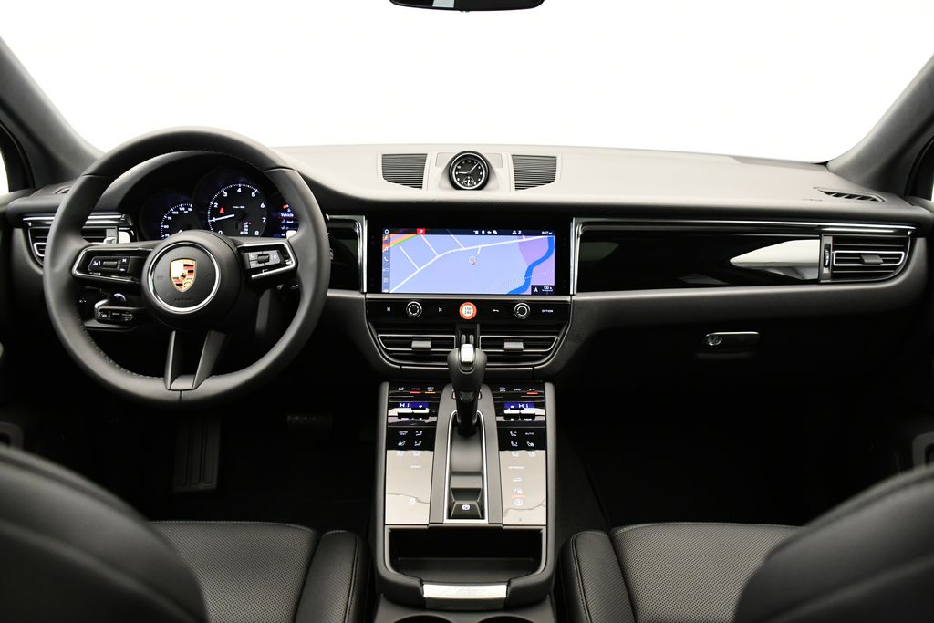 Thumbnail: 2026 Porsche Macan - 23