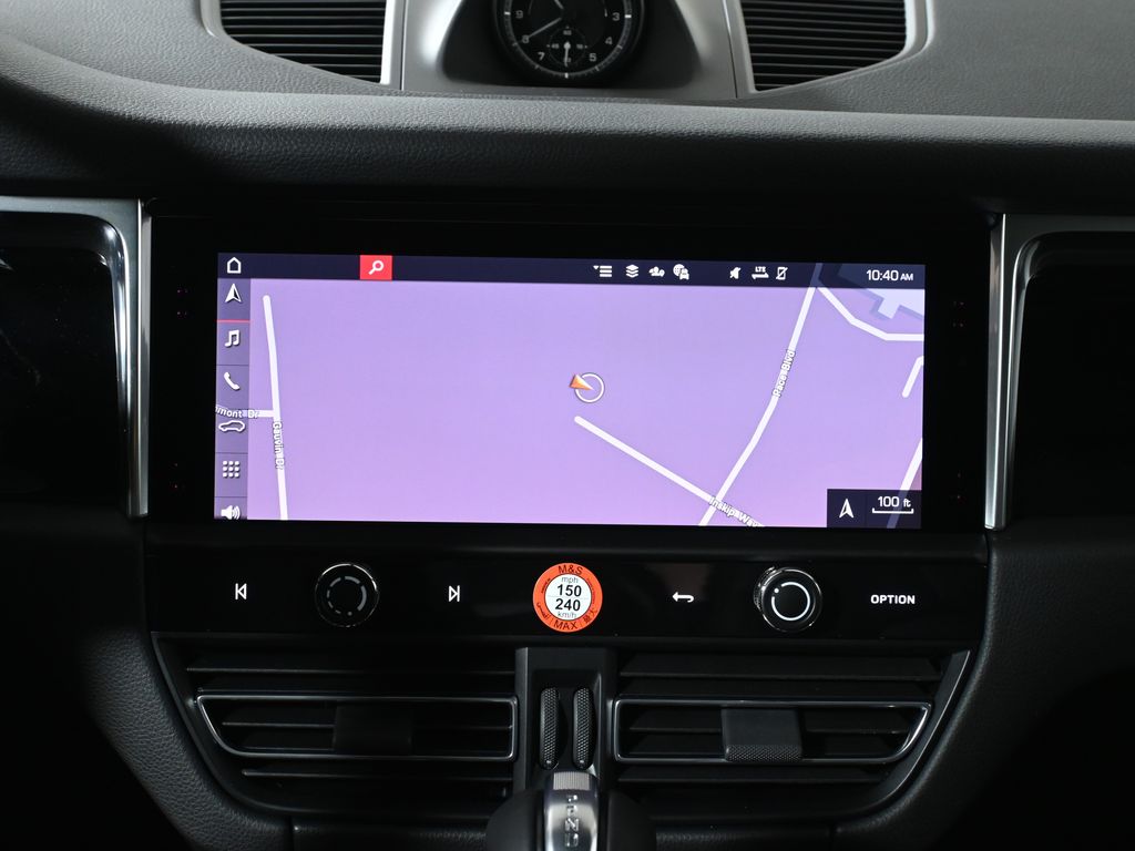 Thumbnail: 2026 Porsche Macan - 23