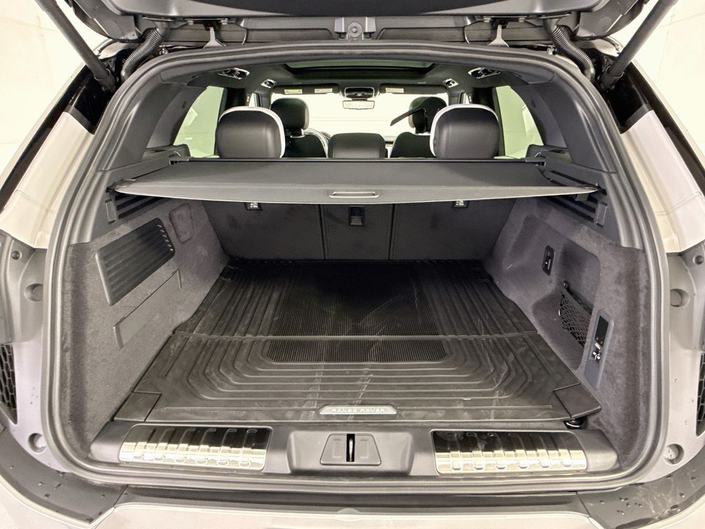 Thumbnail: 2026 Land Rover Range Rover Sport - 27