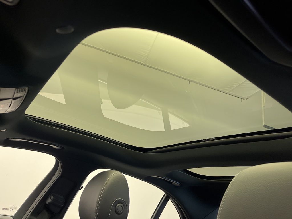 Thumbnail: 2023 Mercedes-Benz E-Class - 21