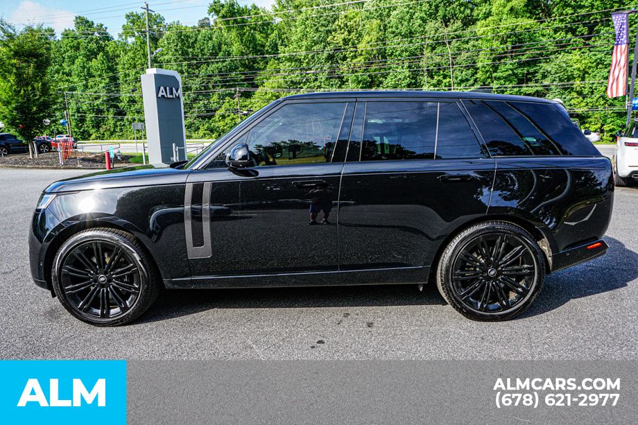 Used 2023 Black Land Rover SE image 7