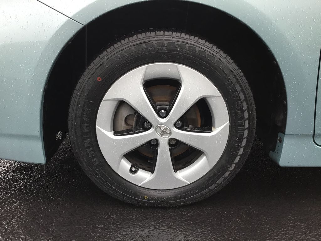 Thumbnail: 2013 Toyota Prius - 9