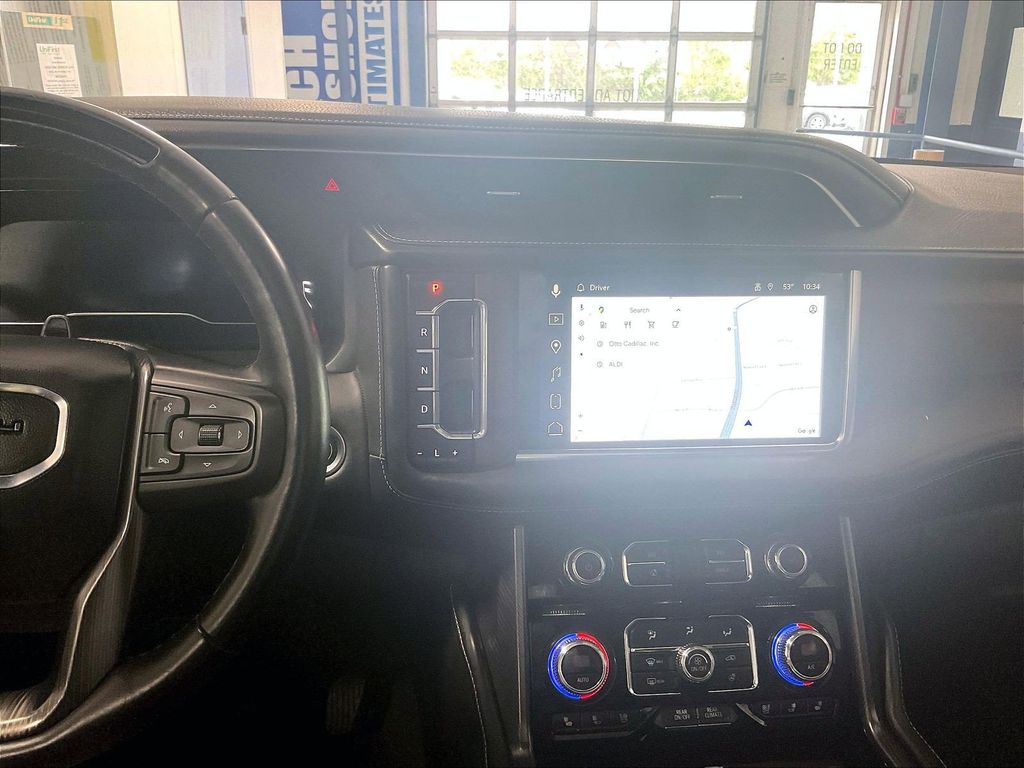 2023 GMC Yukon — photo 19