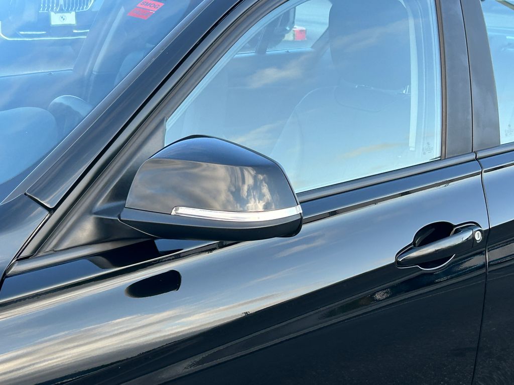2013 BMW 3 Series 320i 10