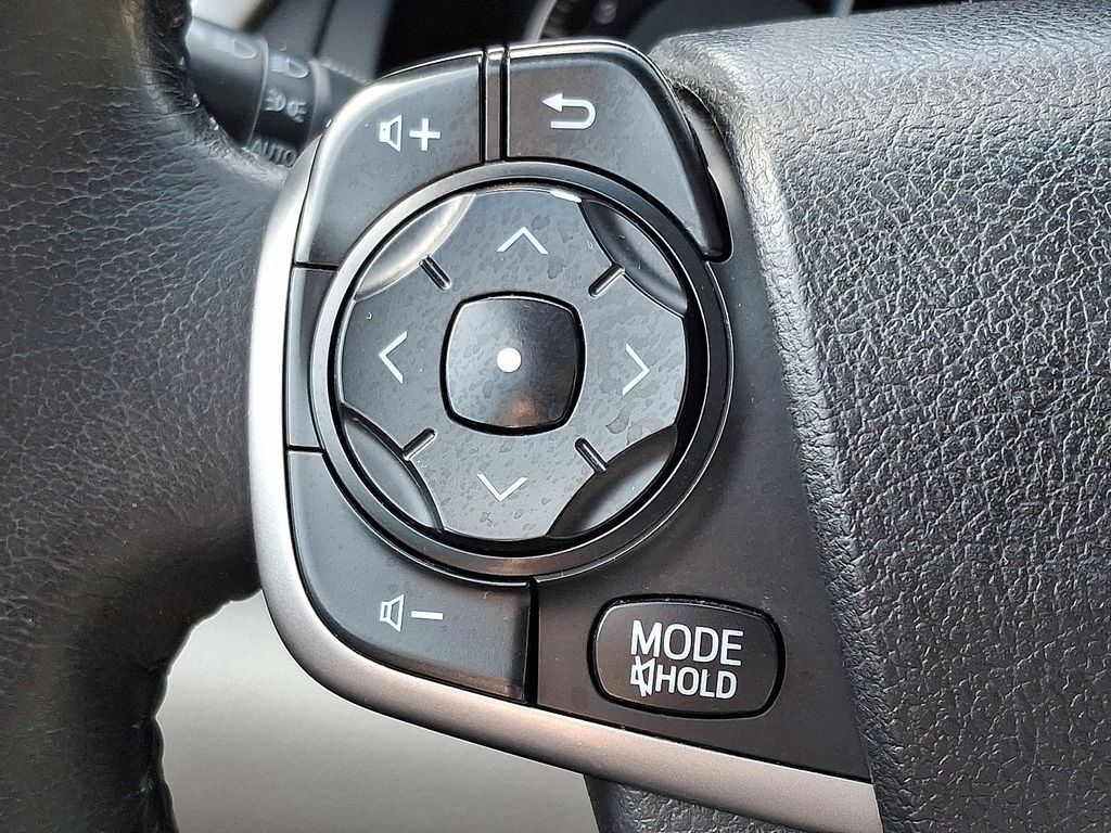 2014 Toyota Camry XLE 21