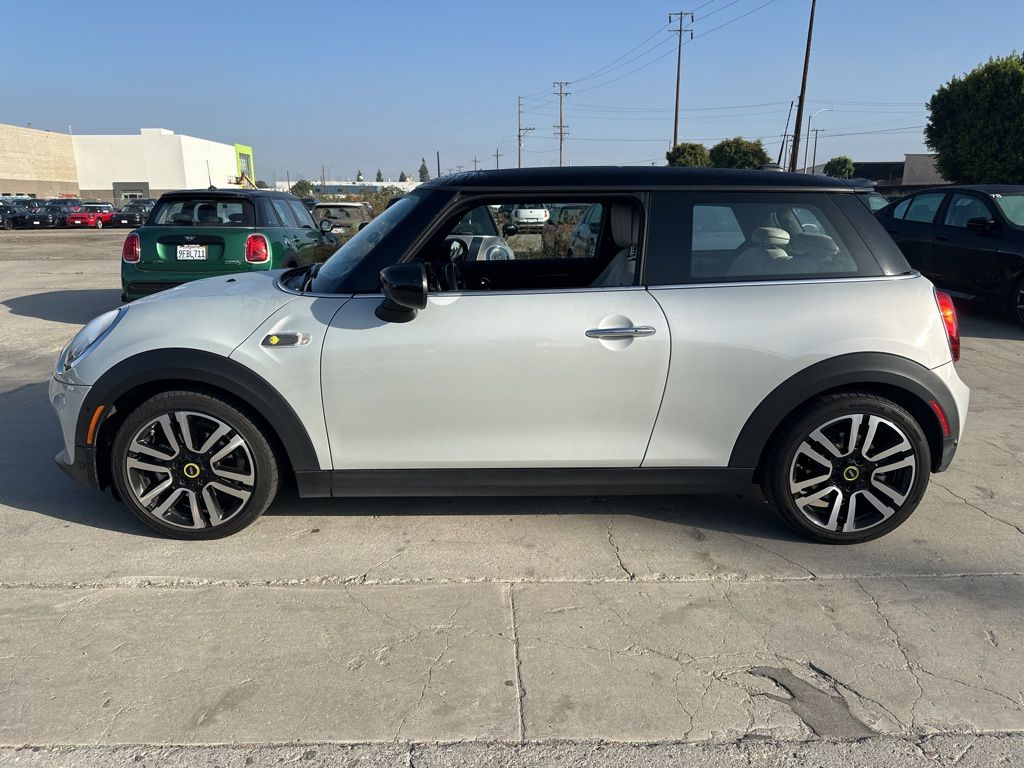 2021 MINI Cooper SE Electric Iconic 2