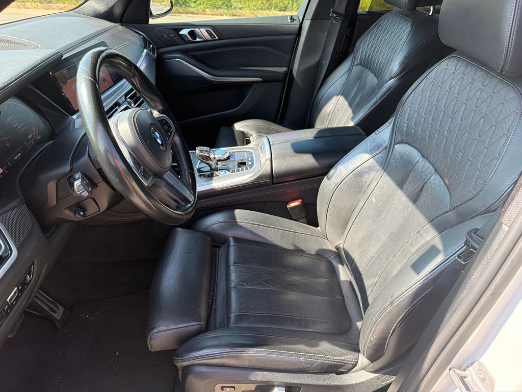 Used 2020 White BMW xDrive40i image 9